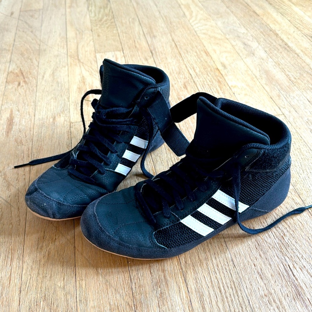 Boys adidas wrestling shoe size men’s 7
